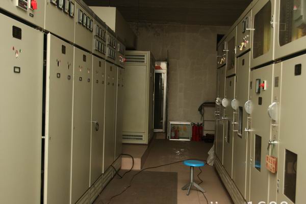 荣县防尘开关柜 性能稳定低压抽屉式配电柜-电